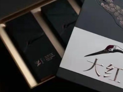 黑色系茶葉包裝盒，簡約而不失高檔