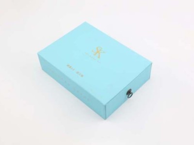 包裝盒定做廠家淺談化妝品包裝盒設(shè)計(jì)，讓產(chǎn)品更具有魅力